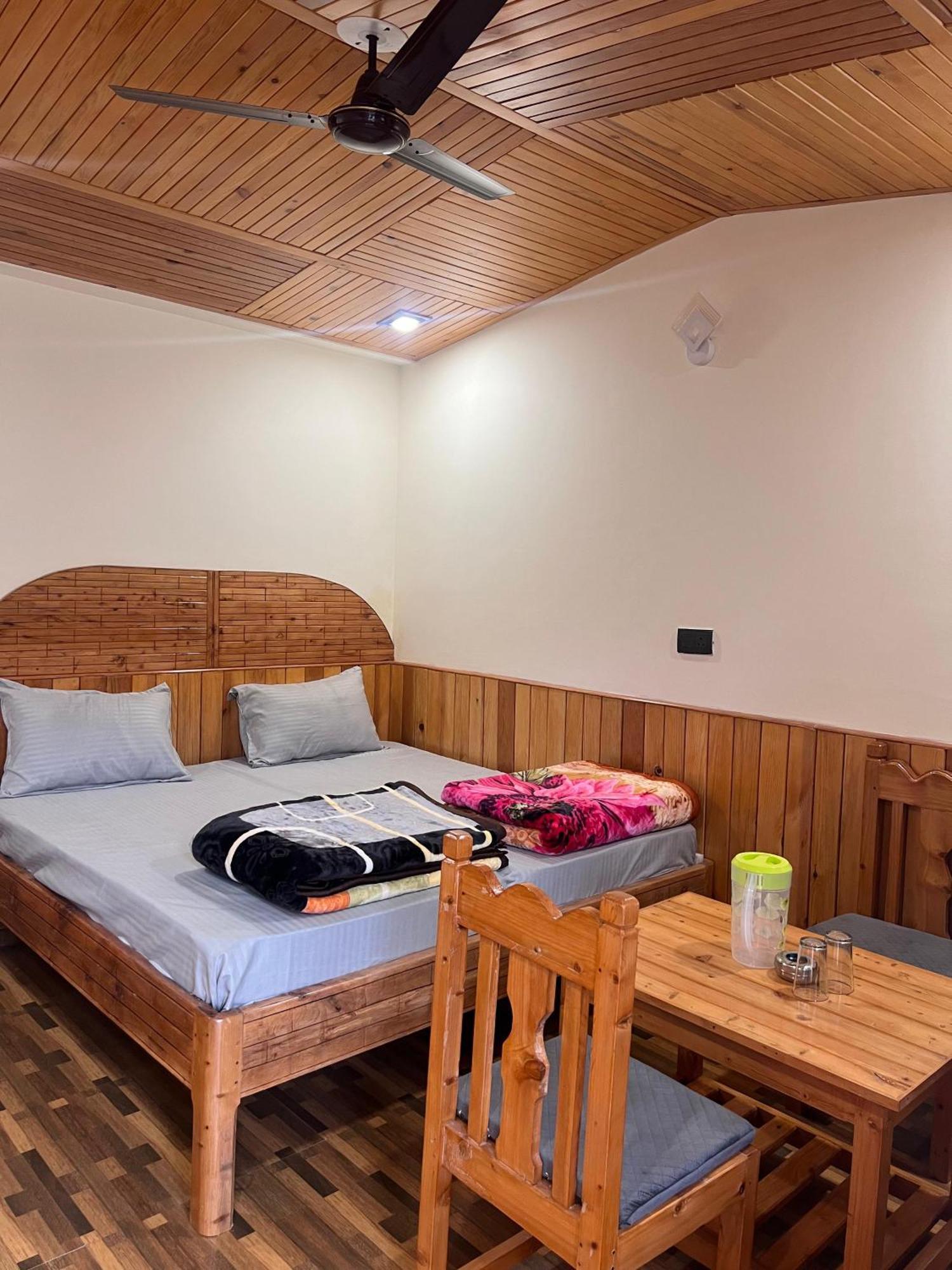 Binsar Royal Homestay Dhaulchhina, 阿尔莫拉 外观 照片