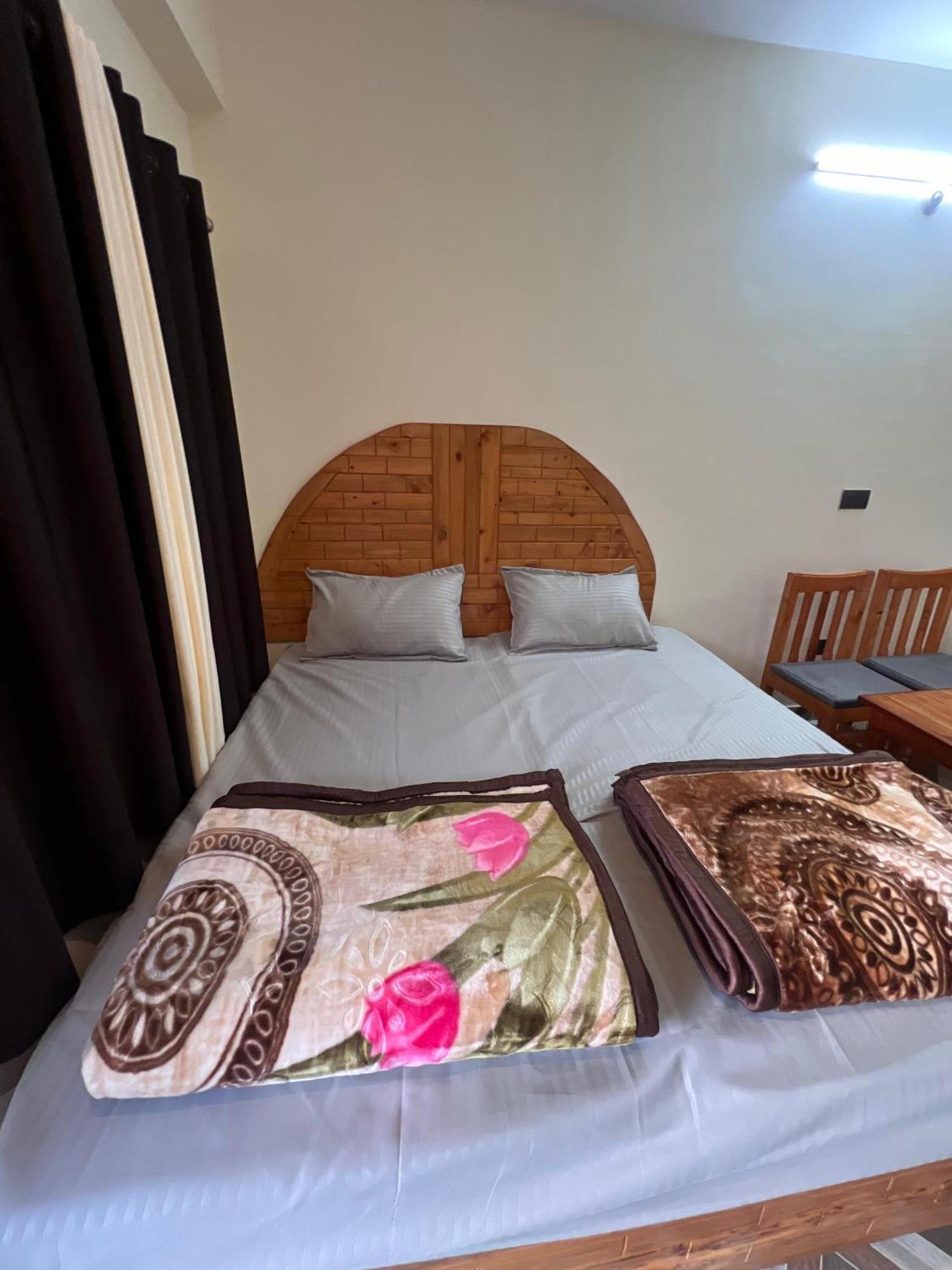 Binsar Royal Homestay Dhaulchhina, 阿尔莫拉 外观 照片